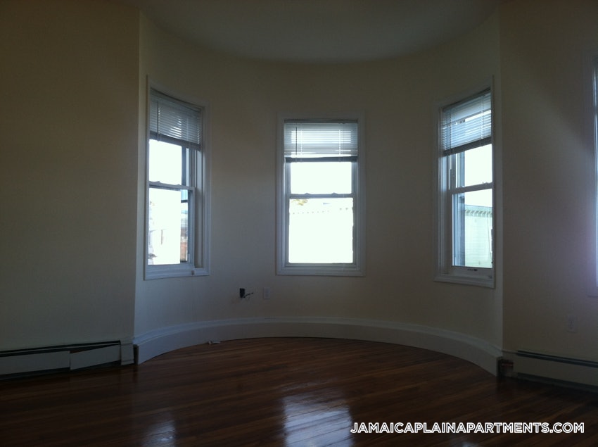 BOSTON - JAMAICA PLAIN - JACKSON SQUARE - 4 Beds, 2 Baths - Image 5