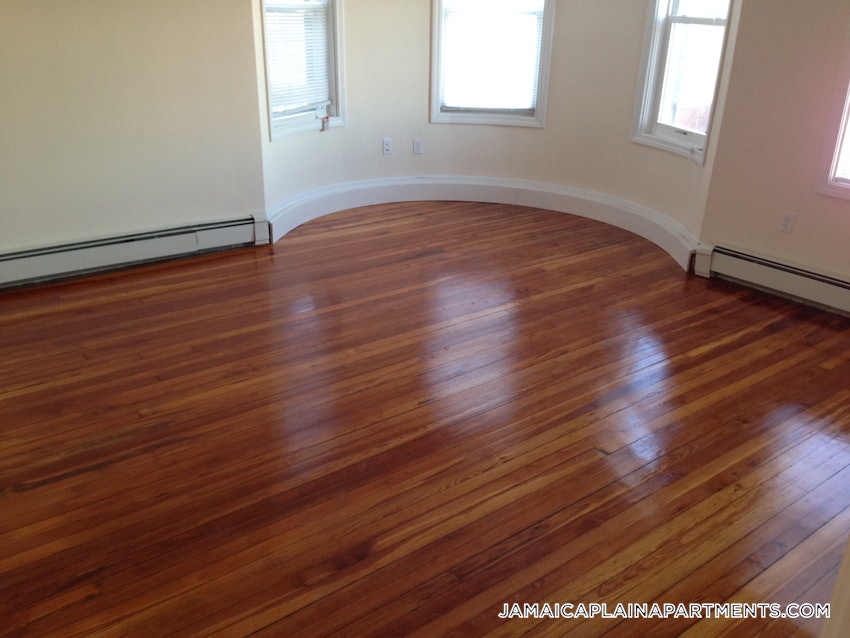 BOSTON - JAMAICA PLAIN - JACKSON SQUARE - 4 Beds, 2 Baths - Image 4