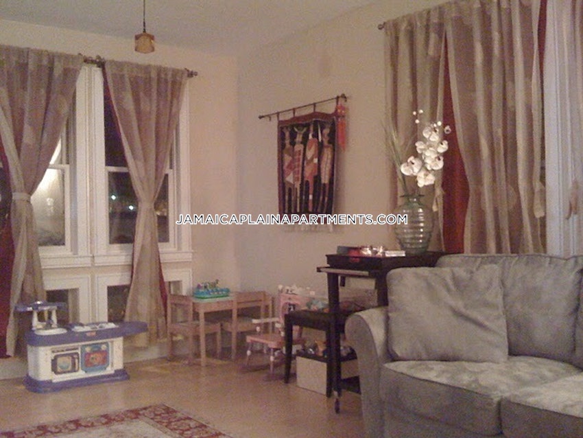 BOSTON - JAMAICA PLAIN - STONY BROOK - 3 Beds, 2 Baths - Image 9