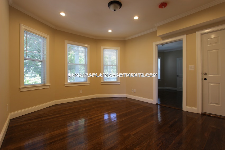 BOSTON - JAMAICA PLAIN - FOREST HILLS - 4 Beds, 2 Baths - Image 23