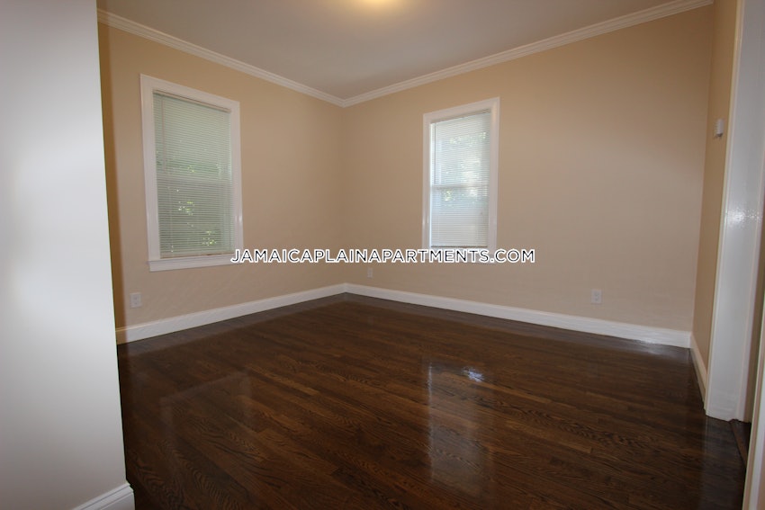 BOSTON - JAMAICA PLAIN - FOREST HILLS - 4 Beds, 2 Baths - Image 36