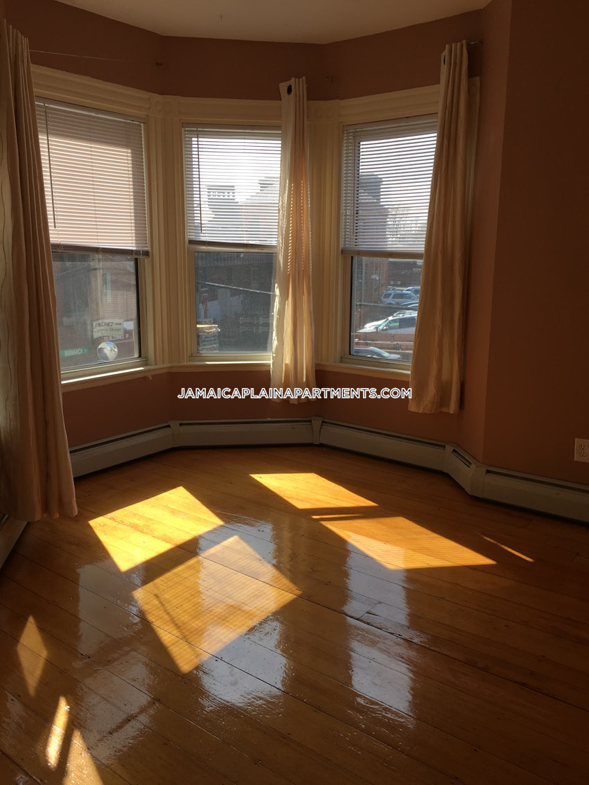 BOSTON - JAMAICA PLAIN - CENTER - 2 Beds, 1 Bath - Image 7