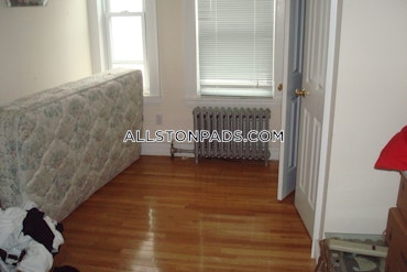 Boston - 5 Beds, 2 Baths