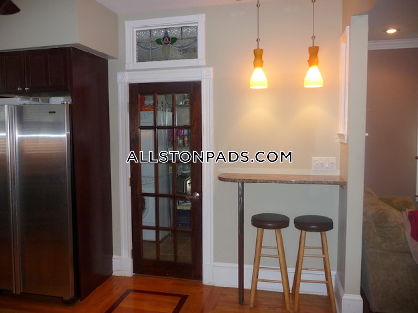 BOSTON - LOWER ALLSTON - 3 Beds, 2.5 Baths - Image 4