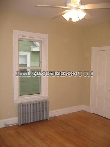 Boston - 4 Beds, 3 Baths