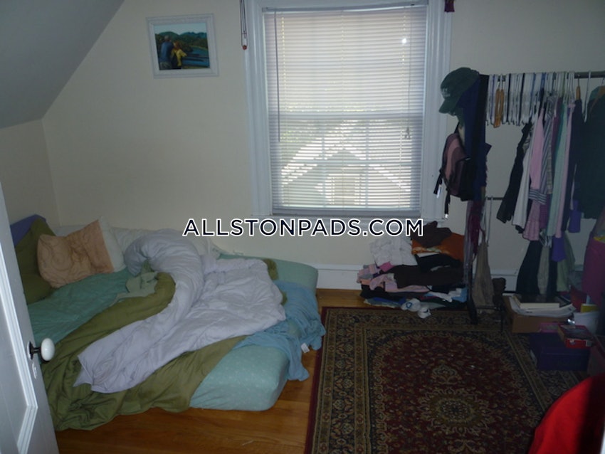 BOSTON - LOWER ALLSTON - 5 Beds, 2 Baths - Image 2