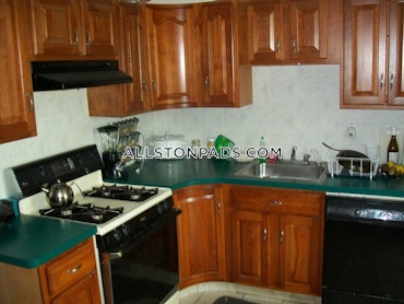 Boston - 4 Beds, 2 Baths