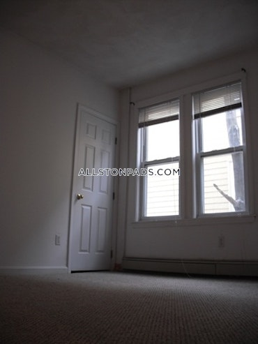 Boston - 3 Beds, 1 Baths