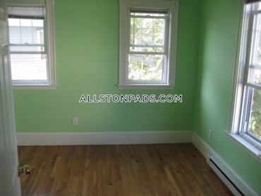 Boston - 4 Beds, 2 Baths