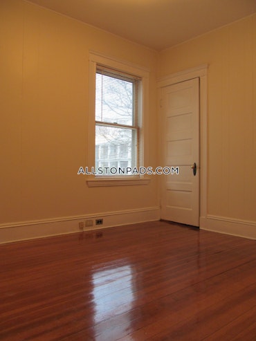 Boston - 3 Beds, 1.5 Baths