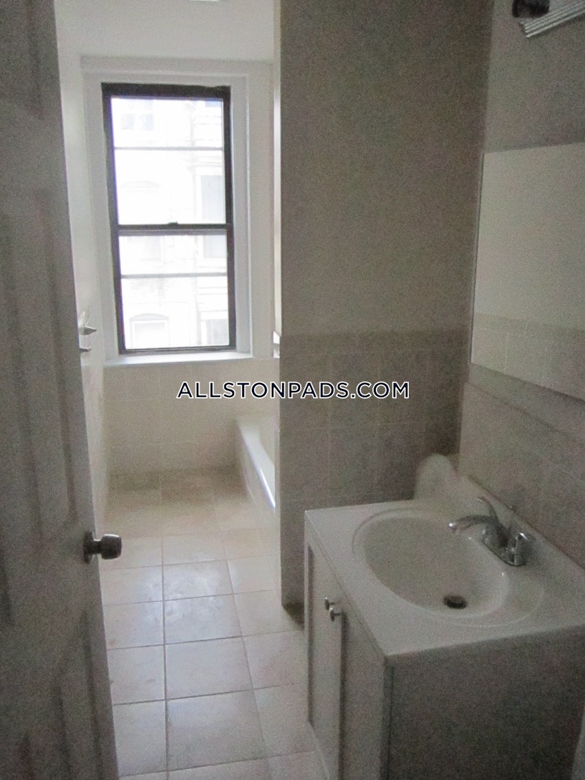 BOSTON - LOWER ALLSTON - 4 Beds, 1 Bath - Image 33