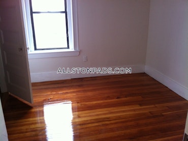 Boston - 4 Beds, 1 Baths