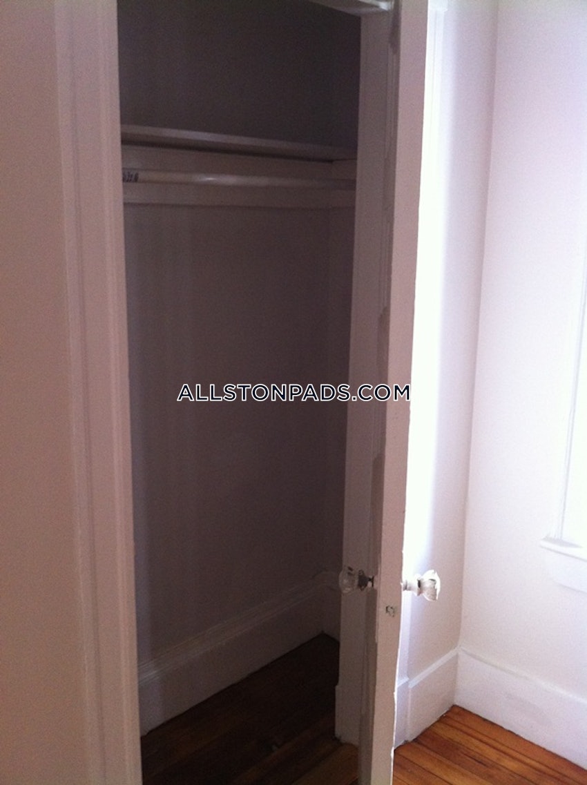 BOSTON - LOWER ALLSTON - 4 Beds, 1 Bath - Image 30