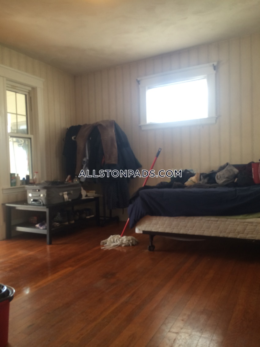 BOSTON - LOWER ALLSTON - 4 Beds, 2 Baths - Image 2