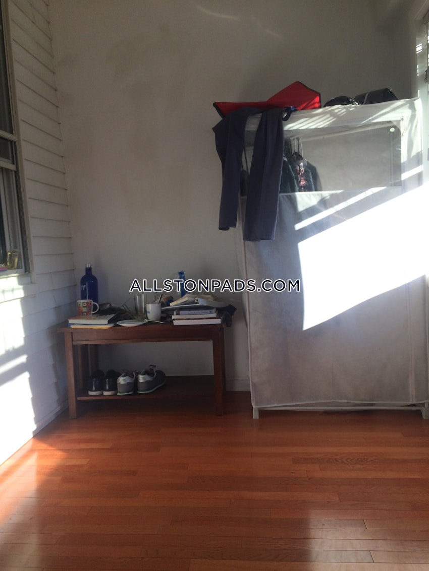 BOSTON - LOWER ALLSTON - 4 Beds, 2 Baths - Image 3