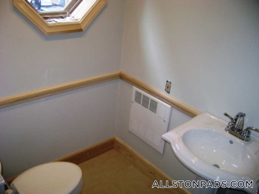 BOSTON - LOWER ALLSTON - 3 Beds, 2 Baths - Image 42