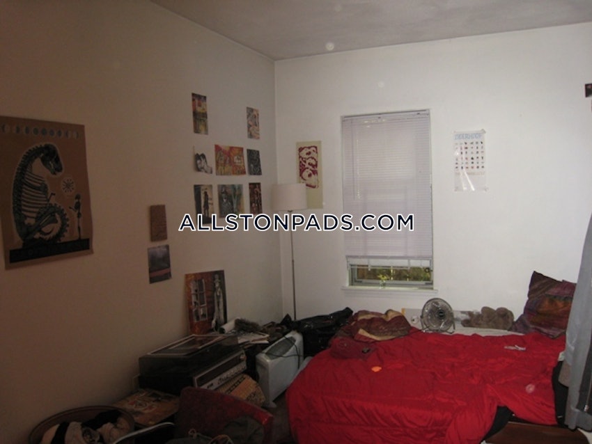 BOSTON - LOWER ALLSTON - 3 Beds, 1 Bath - Image 6