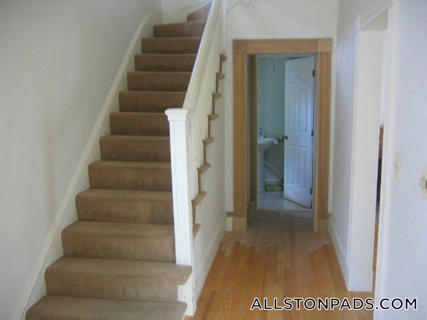 BOSTON - LOWER ALLSTON - 3 Beds, 2 Baths - Image 19