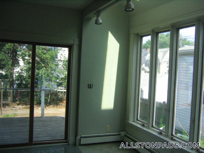 BOSTON - LOWER ALLSTON - 3 Beds, 2 Baths - Image 16