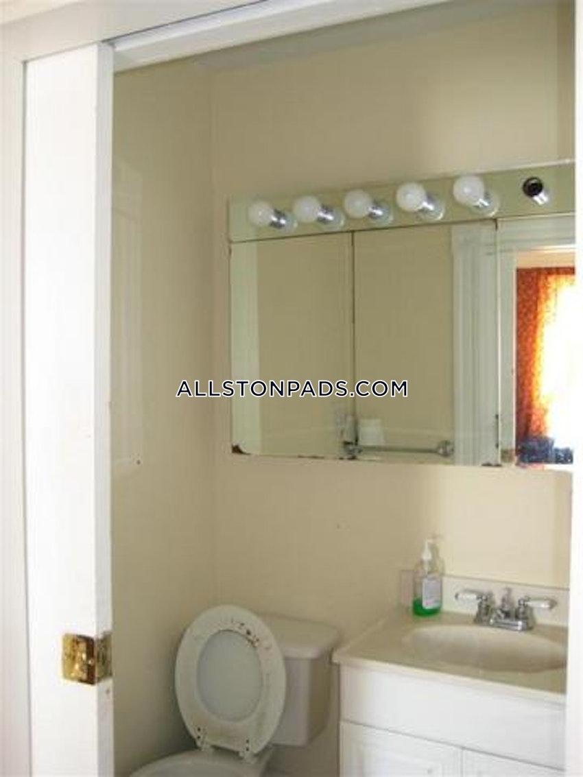 BOSTON - LOWER ALLSTON - 4 Beds, 1.5 Baths - Image 5