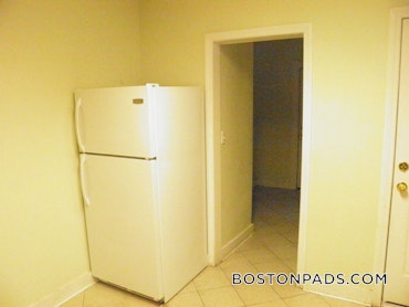 Boston - 4 Beds, 1 Baths