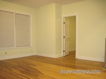 Boston - 4 Beds, 1 Baths