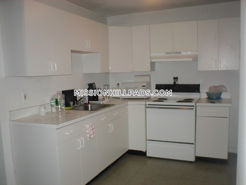 BOSTON - MISSION HILL - 2 Beds, 1 Bath - Image 4