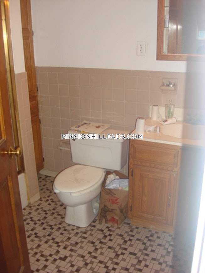 Boston - $3,100+ /mo