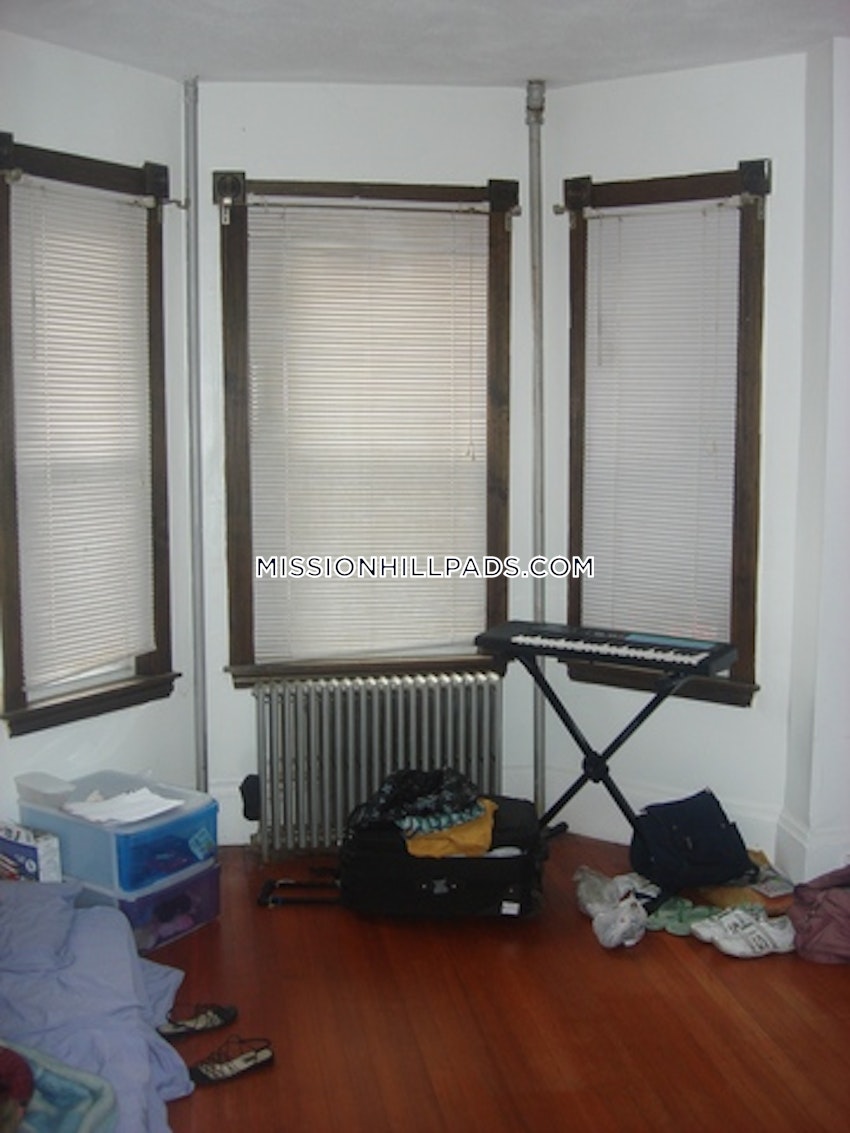 BOSTON - MISSION HILL - 2 Beds, 1 Bath - Image 18