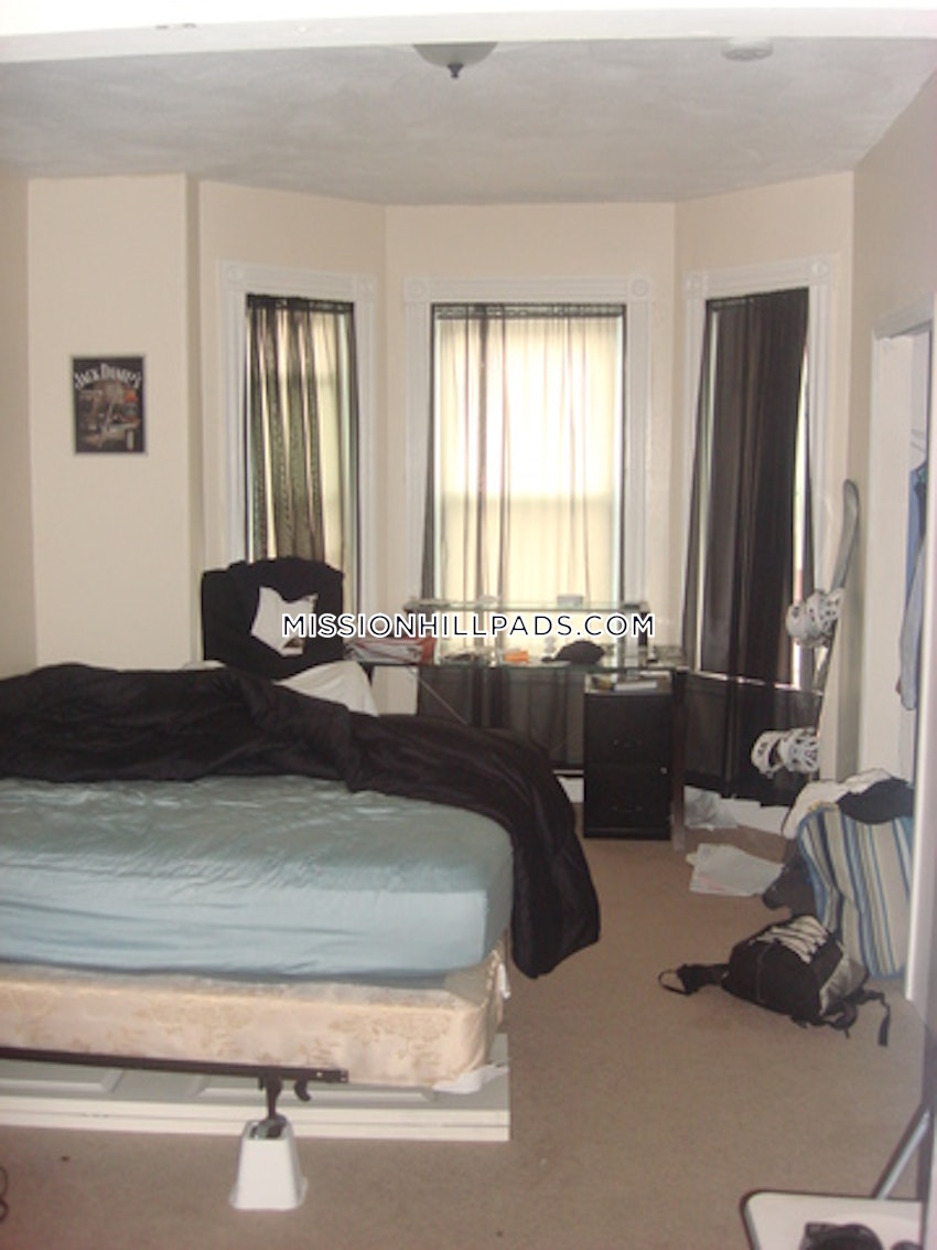 BOSTON - MISSION HILL - 1 Bed, 1 Bath - Image 48