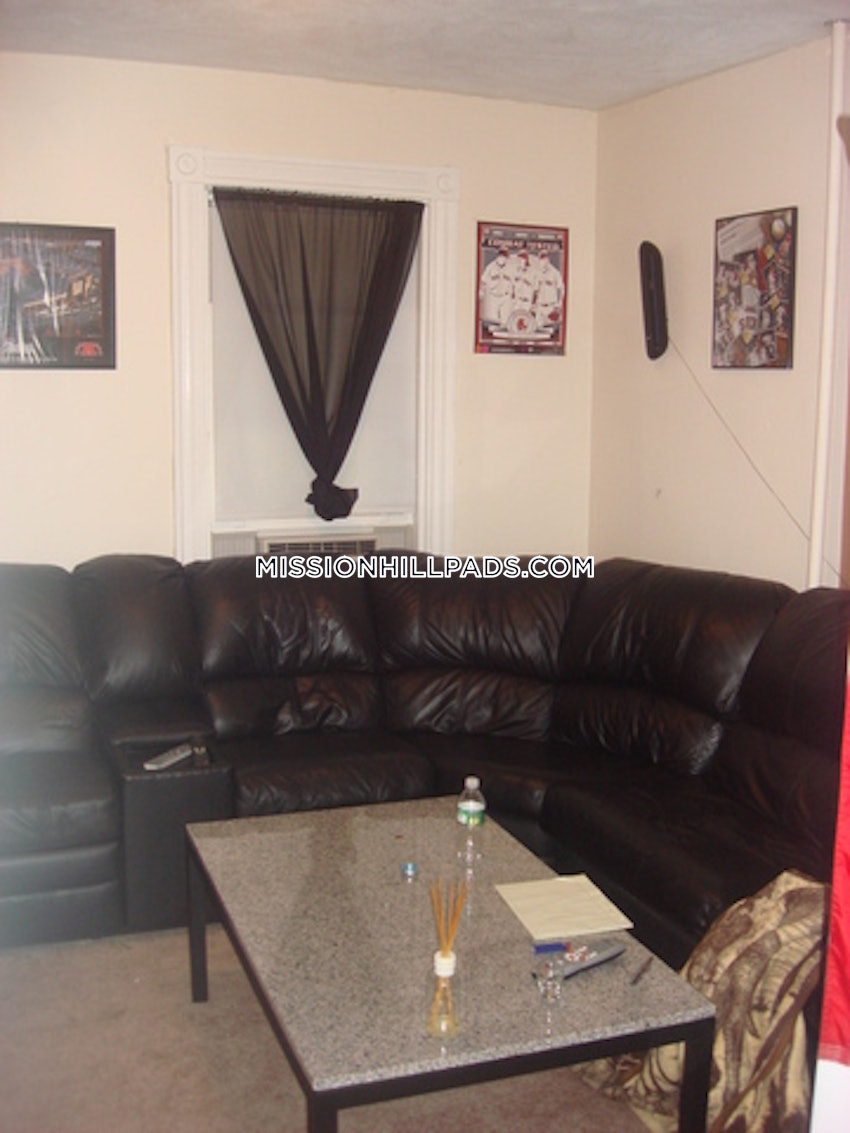 BOSTON - MISSION HILL - 1 Bed, 1 Bath - Image 1