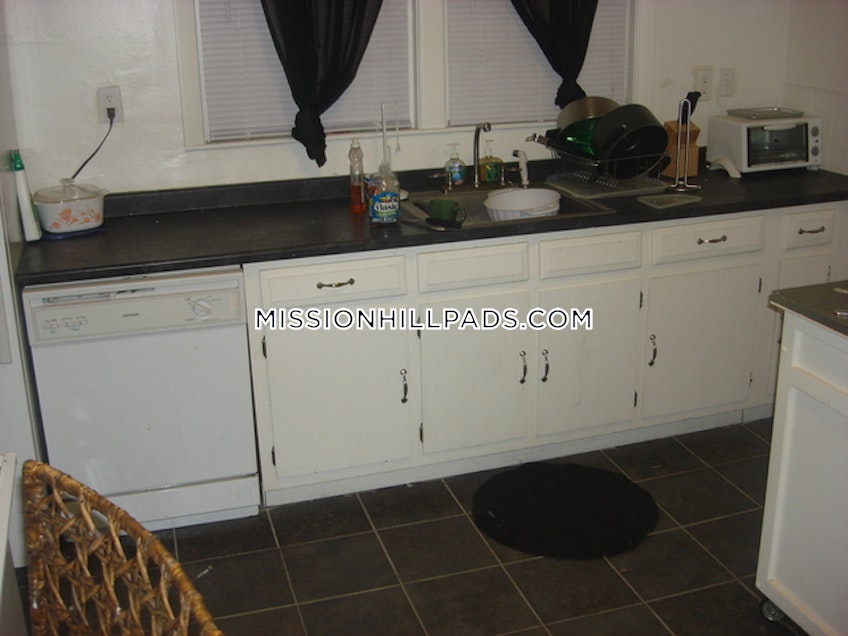 Boston - $2,400+ /month