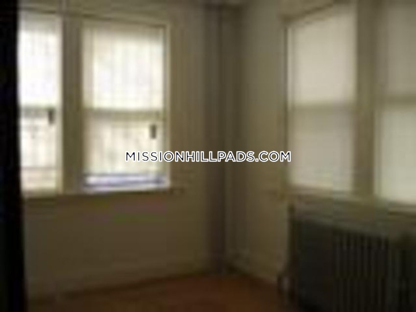 BOSTON - MISSION HILL - 4 Beds, 1 Bath - Image 62