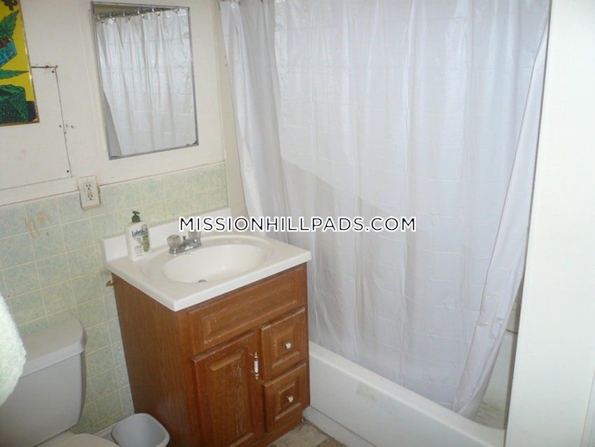 BOSTON - MISSION HILL - 2 Beds, 1 Bath - Image 10