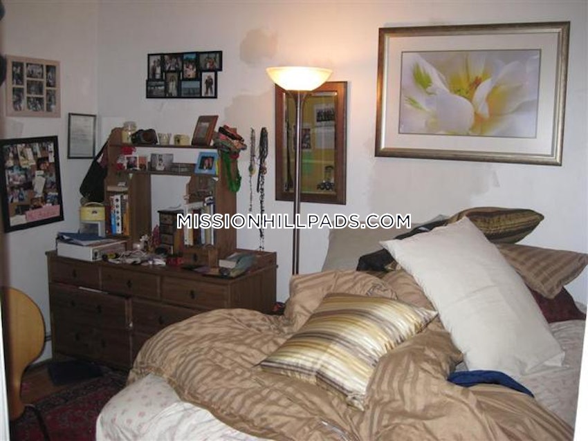 BOSTON - MISSION HILL - 1 Bed, 1 Bath - Image 8