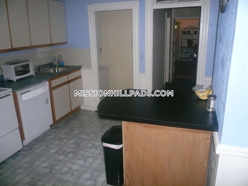 BOSTON - MISSION HILL - 2 Beds, 1 Bath - Image 1