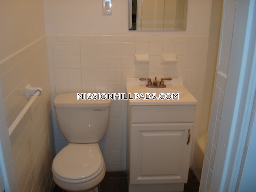 Boston - $2,400+ /month