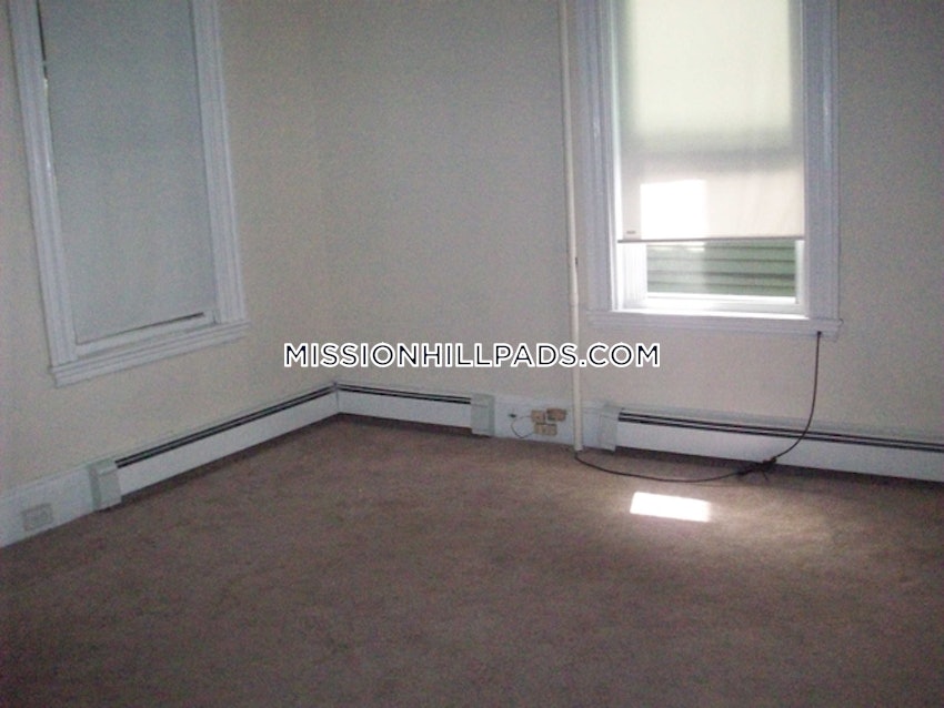 BOSTON - MISSION HILL - 1 Bed, 1 Bath - Image 5