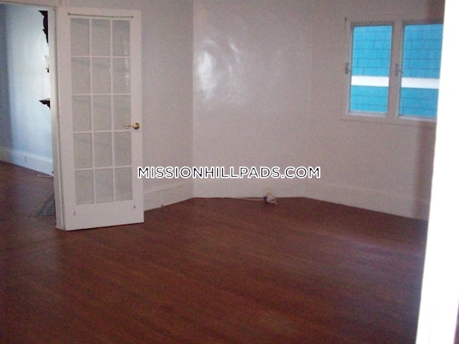 Boston - $3,100+ /mo