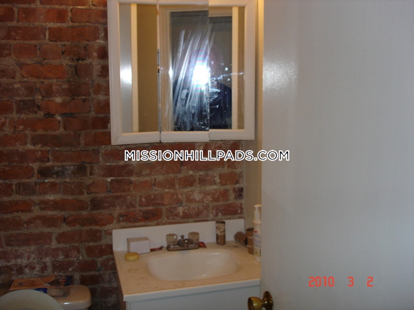 BOSTON - MISSION HILL - 1 Bed, 1 Bath - Image 13