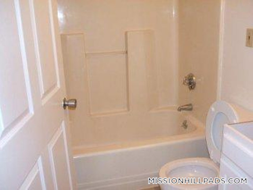 BOSTON - MISSION HILL - 2 Beds, 1 Bath - Image 12