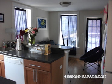 Mission Hill, Boston, MA - 4 Beds, 1 Bath - $5,900 - ID#5609725