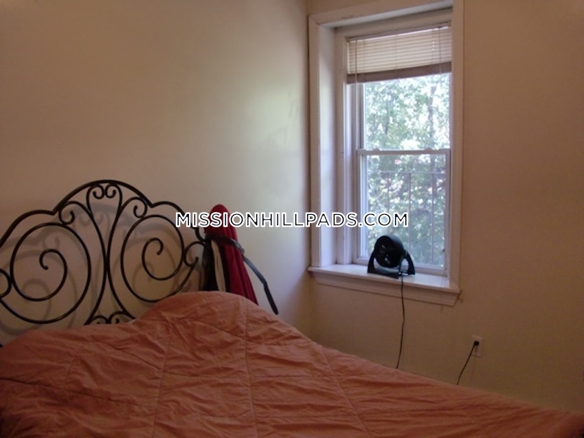 BOSTON - MISSION HILL - 1 Bed, 1 Bath - Image 6