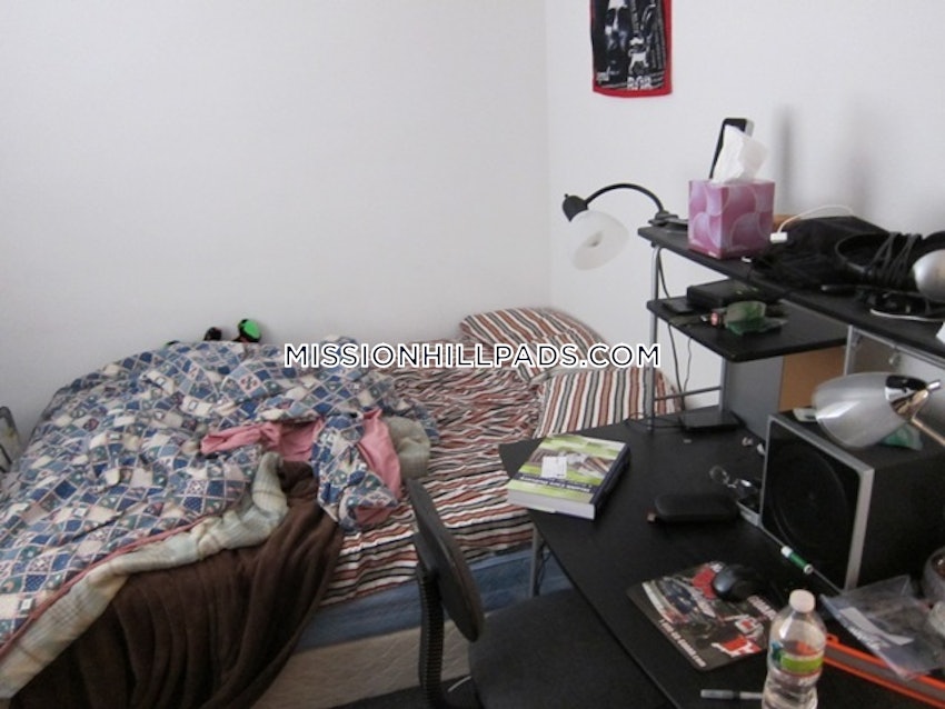 BOSTON - MISSION HILL - 2 Beds, 1 Bath - Image 9