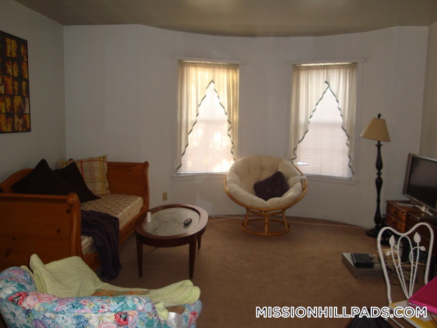 BOSTON - MISSION HILL - 2 Beds, 1 Bath - Image 1