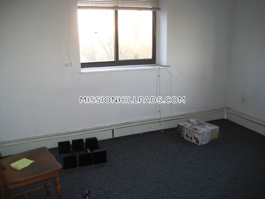 BOSTON - MISSION HILL - 2 Beds, 1 Bath - Image 22