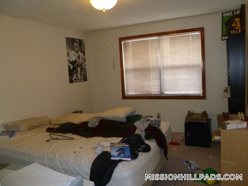 BOSTON - MISSION HILL - 2 Beds, 1 Bath - Image 7