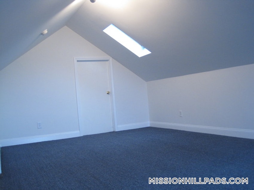 BOSTON - MISSION HILL - 4 Beds, 1 Bath - Image 33