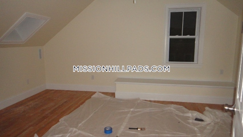 BOSTON - MISSION HILL - 3 Beds, 2 Baths - Image 78