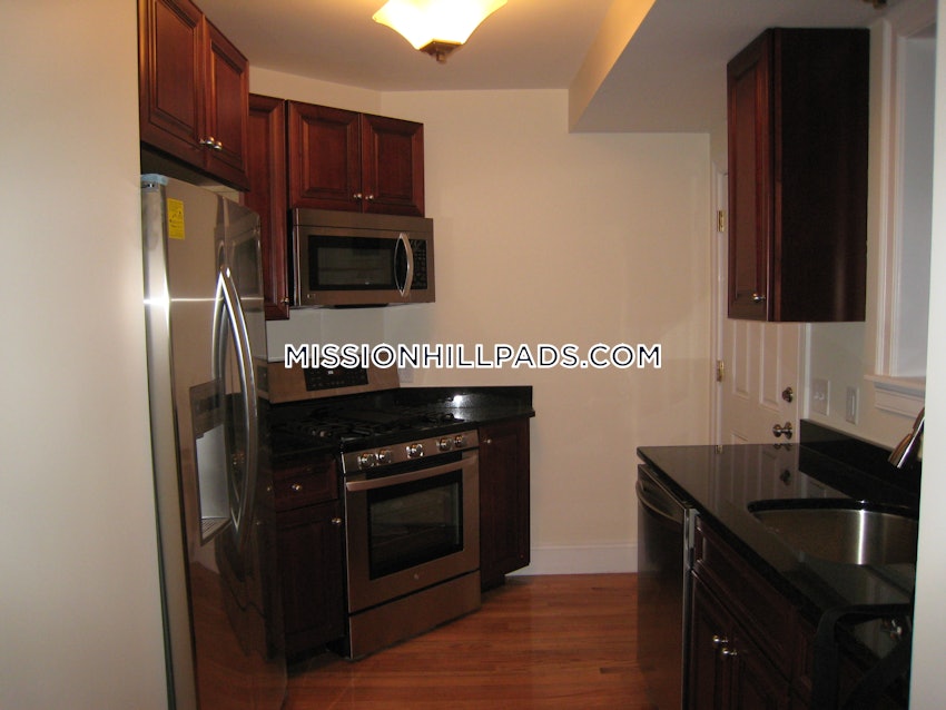 BOSTON - MISSION HILL - 3 Beds, 2 Baths - Image 75